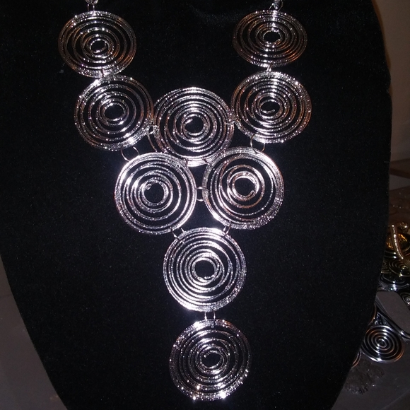 Neglaces - Picture 2 of 2